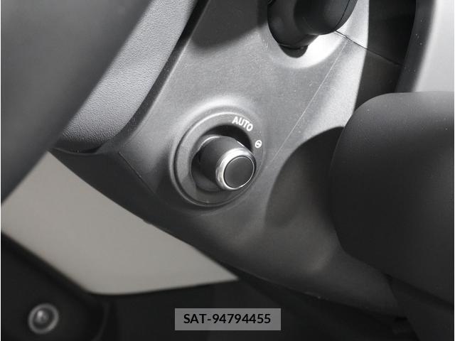 Land Rover DEFENDER 2025-06 8877596-12