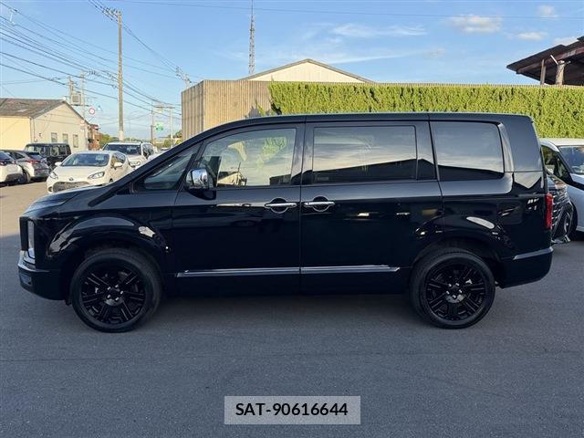 Mitsubishi DELICA 2025-11 8877096-2