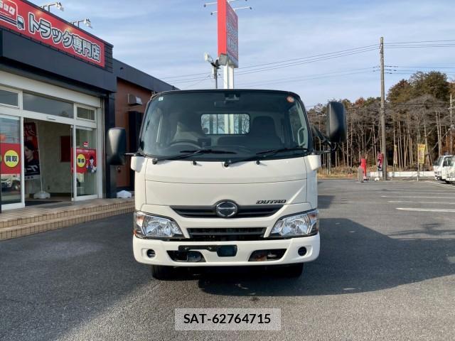Hino DUTRO 2018-04 8876850-1