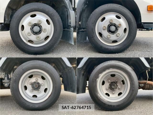 Hino DUTRO 2018-04 8876850-19