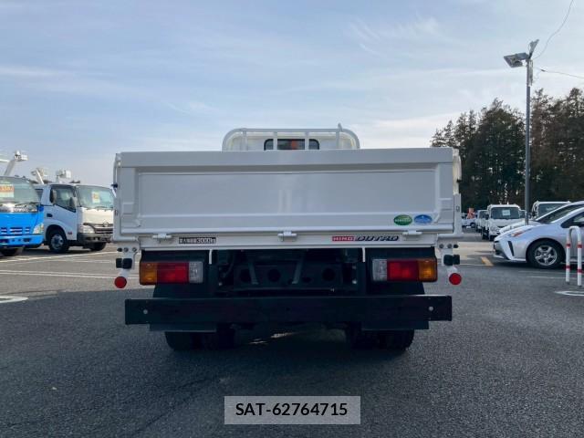 Hino DUTRO 2018-04 8876850-4