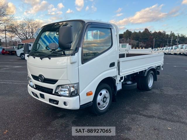 Hino DUTRO 2018-08 8876858-0