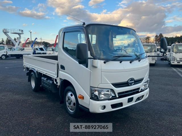 Hino DUTRO 2018-08 8876858-4