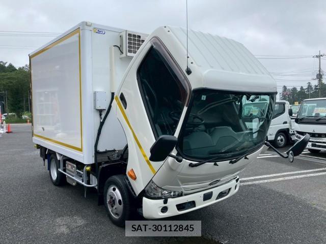 Hino DUTRO 2020-05 8876928-10