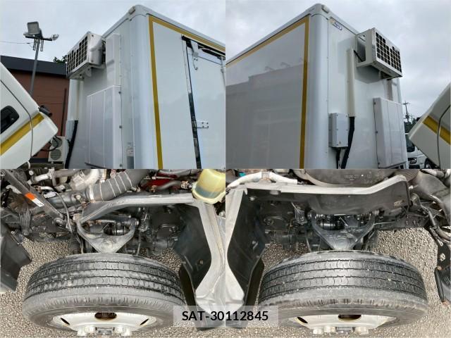 Hino DUTRO 2020-05 8876928-13