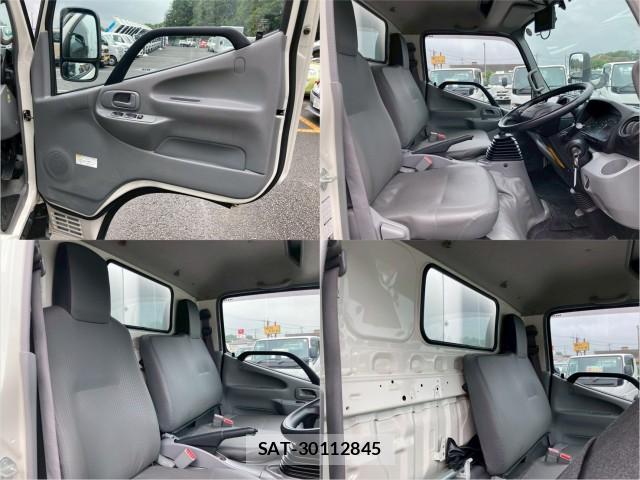 Hino DUTRO 2020-05 8876928-17