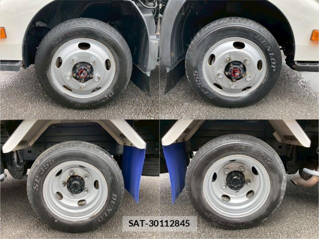 Hino DUTRO 2020-05 8876928-19