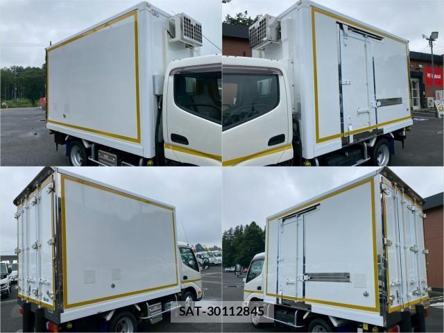 Hino DUTRO 2020-05 8876928-4