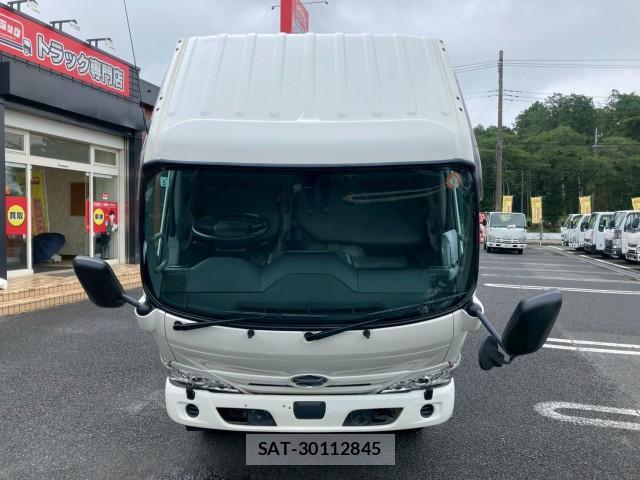 Hino DUTRO 2020-05 8876928-9