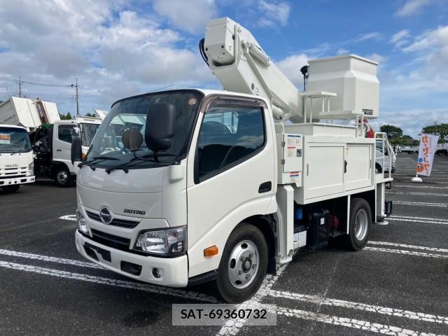 Hino DUTRO 2018-04 8876945-0