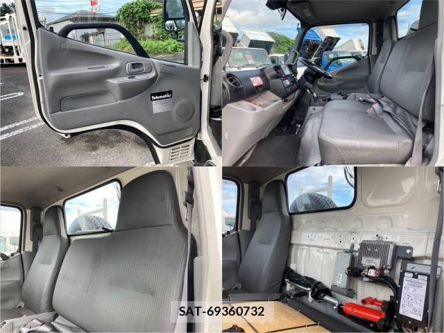 Hino DUTRO 2018-04 8876945-17