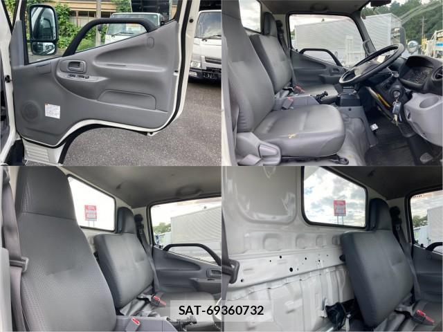 Hino DUTRO 2018-04 8876945-18