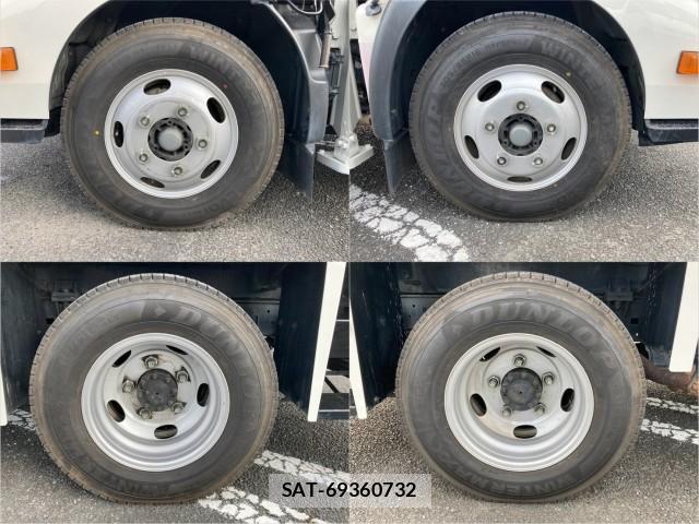Hino DUTRO 2018-04 8876945-19