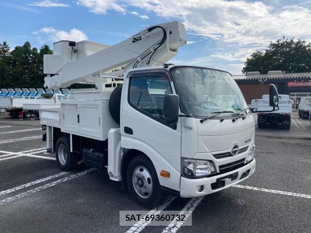 Hino DUTRO 2018-04 8876945-2