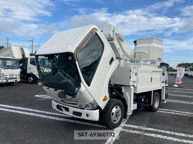 Hino DUTRO 2018-04 8876945-8