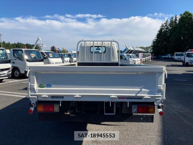 Hino DUTRO 2019-08 8876979-4