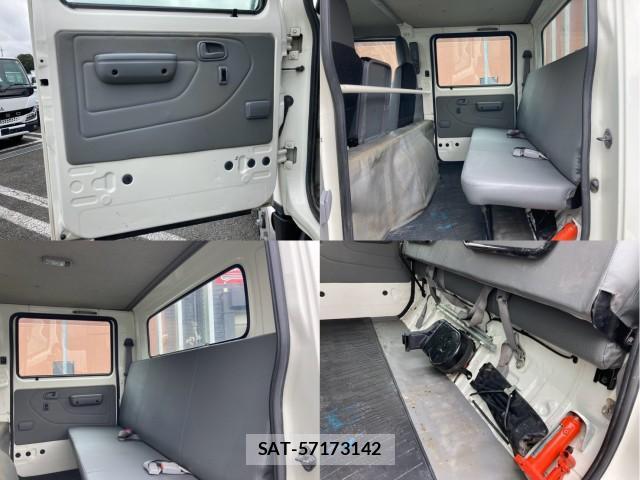 Hino DUTRO 2019-05 8876983-17