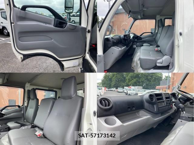Hino DUTRO 2019-05 8876983-18