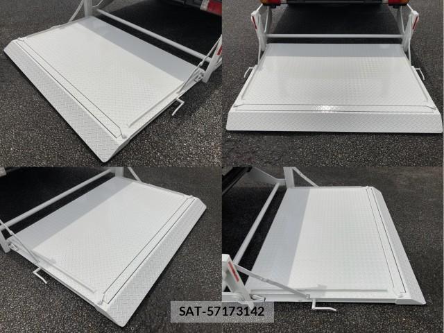 Hino DUTRO 2019-05 8876983-7