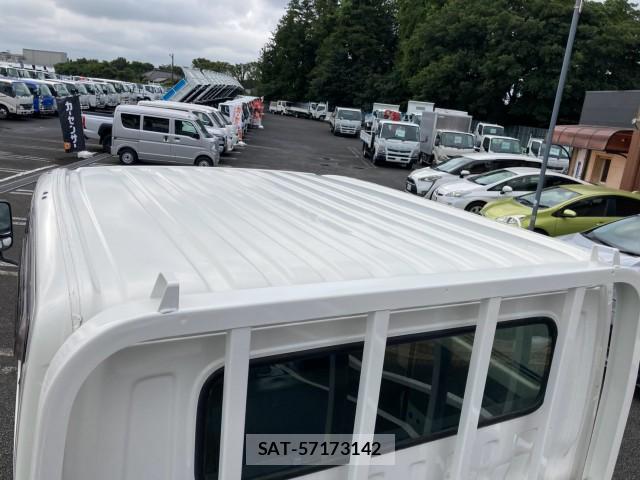 Hino DUTRO 2019-05 8876983-8