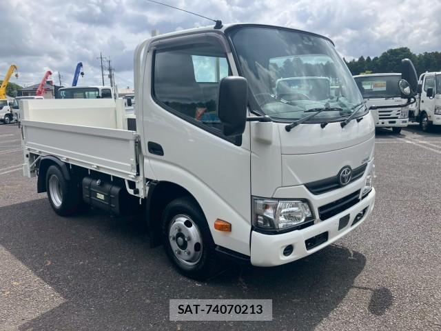 Toyota DYNA TRUCK 2018-01 8876885-2