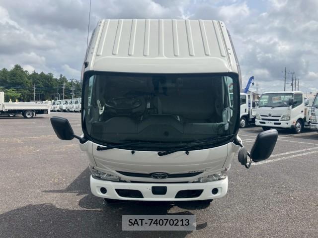 Toyota DYNA TRUCK 2018-01 8876885-9