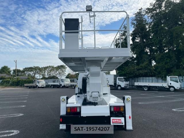 Isuzu ELF TRUCK 2011-05 8876819-4