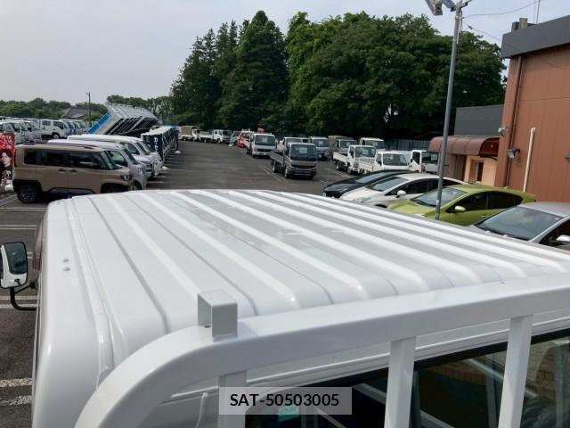Isuzu ELF TRUCK 2016-03 8876926-9