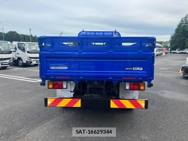 Isuzu ELF TRUCK 2017-09 8876972-4