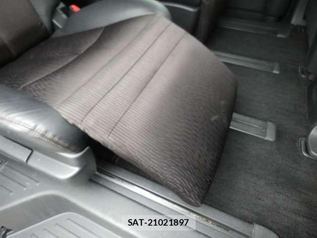 Nissan ELGRAND 2016-07 8876496-3