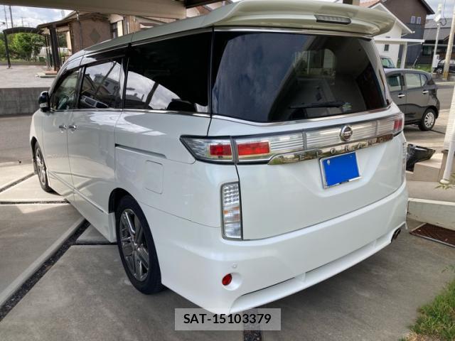 Nissan ELGRAND 2011-06 8877533-12