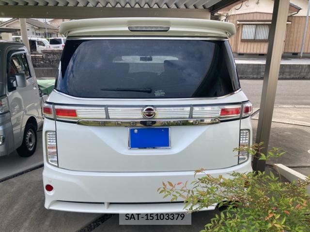 Nissan ELGRAND 2011-06 8877533-13