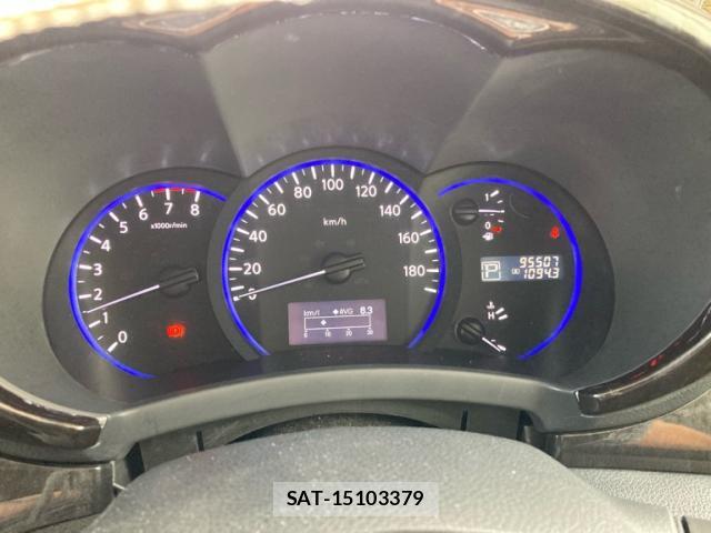 Nissan ELGRAND 2011-06 8877533-18