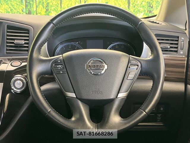 Nissan ELGRAND 2014-03 8877895-11