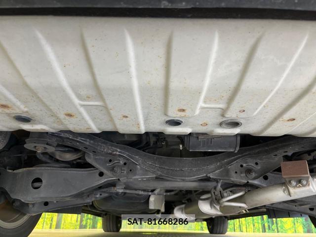 Nissan ELGRAND 2014-03 8877895-19