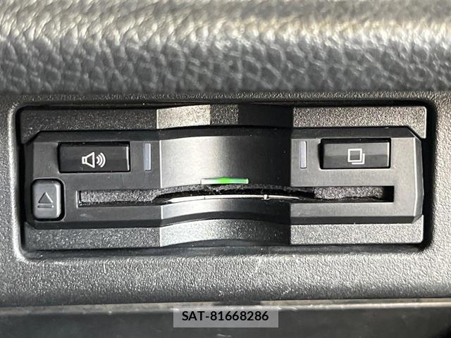 Nissan ELGRAND 2014-03 8877895-6