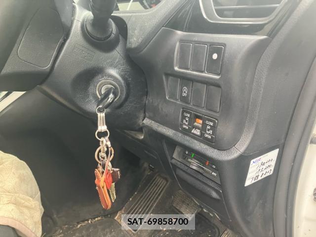 Toyota ESQUIRE 2015-09 8876246-8