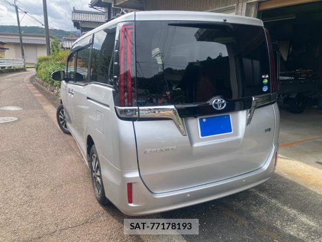 Toyota ESQUIRE 2021-02 8876350-13