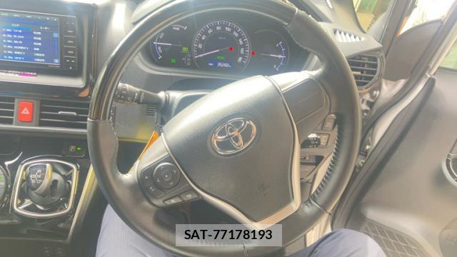 Toyota ESQUIRE 2021-02 8876350-16