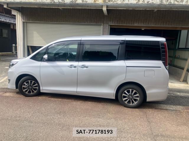 Toyota ESQUIRE 2021-02 8876350-2