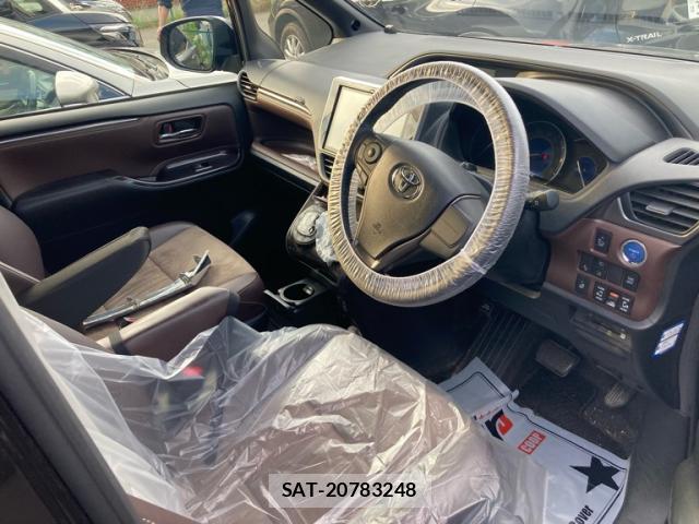 Toyota ESQUIRE 2017-12 8876770-8