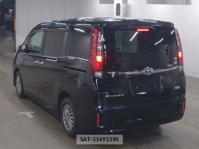 Toyota ESQUIRE 2017-01 8877778-2