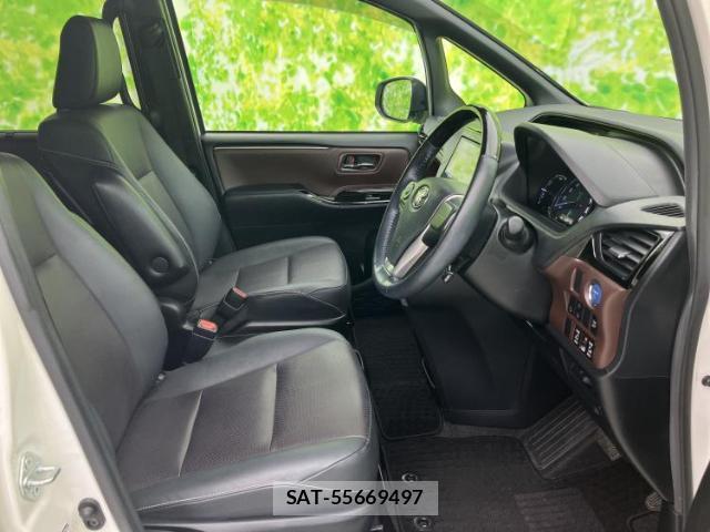Toyota ESQUIRE 2019-10 8878251-4