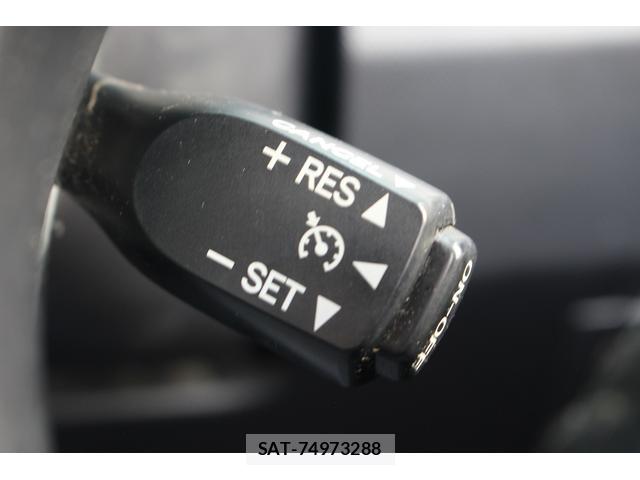 Toyota ESTIMA 2013-11 8877317-18