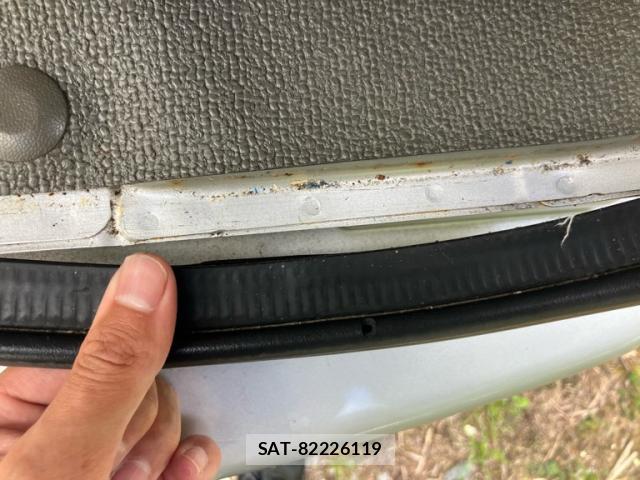 Suzuki EVERY 2006-11 8875983-19