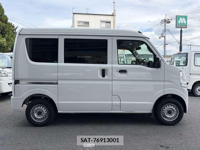 Suzuki EVERY 2022-03 8877038-11