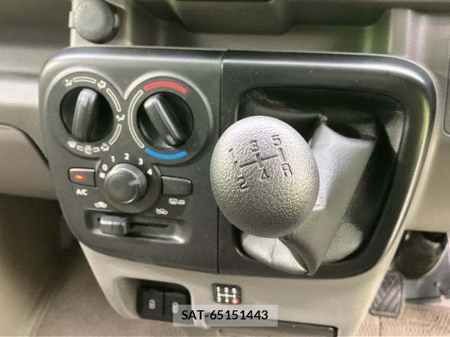 Suzuki EVERY 2024-04 8878069-17