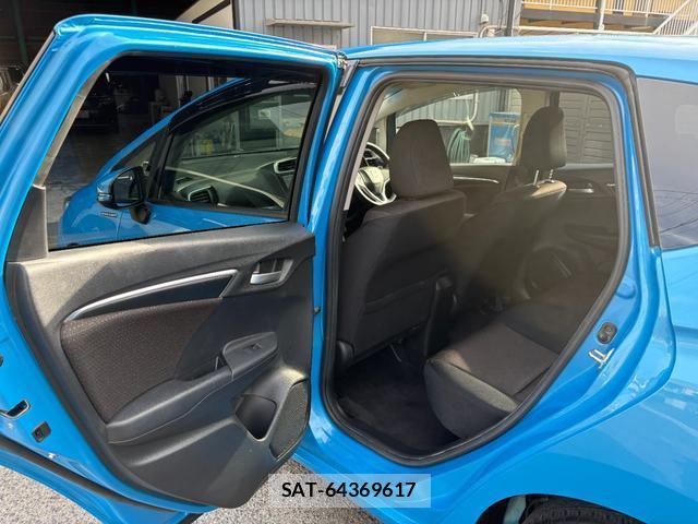 Honda FIT HYBRID 2013-12 8877262-11