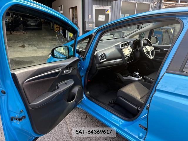 Honda FIT HYBRID 2013-12 8877262-12