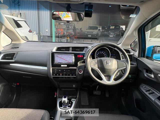 Honda FIT HYBRID 2013-12 8877262-14